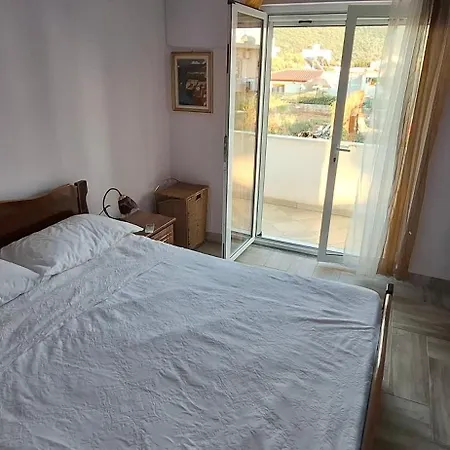 Margot Guest house *